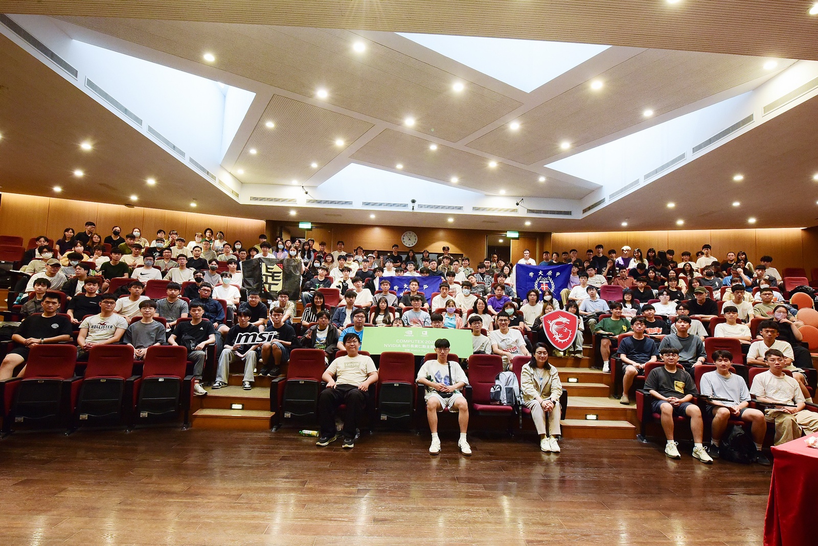 NVIDIA執行長黃仁勳擔綱2025-COMPUTEX-TAIPEI首場主題演講，中原大學舉辦Watch-Party共襄盛舉。